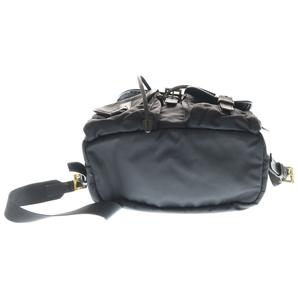 PRADA(プラダ) トライアングルロゴプレート ナイロン バックパック リュックサック ブラック B6677 レディース