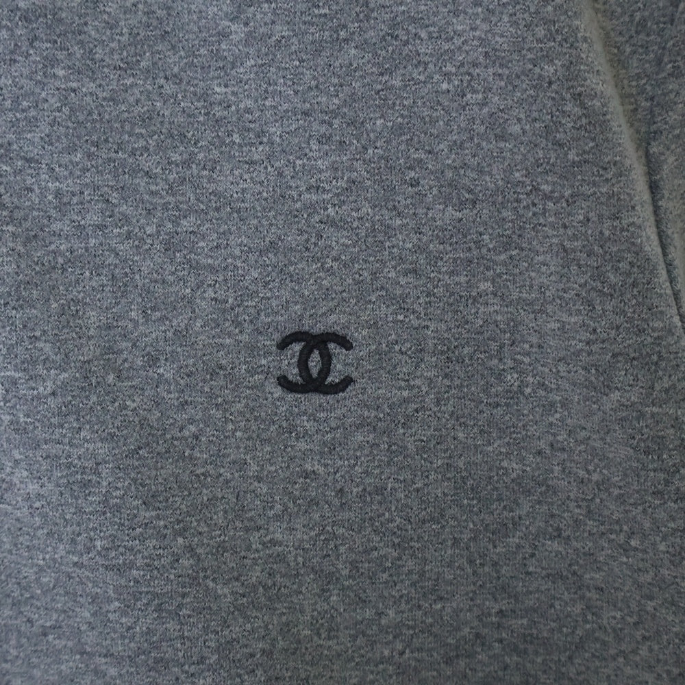 CHANEL(シャネル) ココマーク ショート丈 Vネック半袖Tシャツ グレー レディース P10692V06479