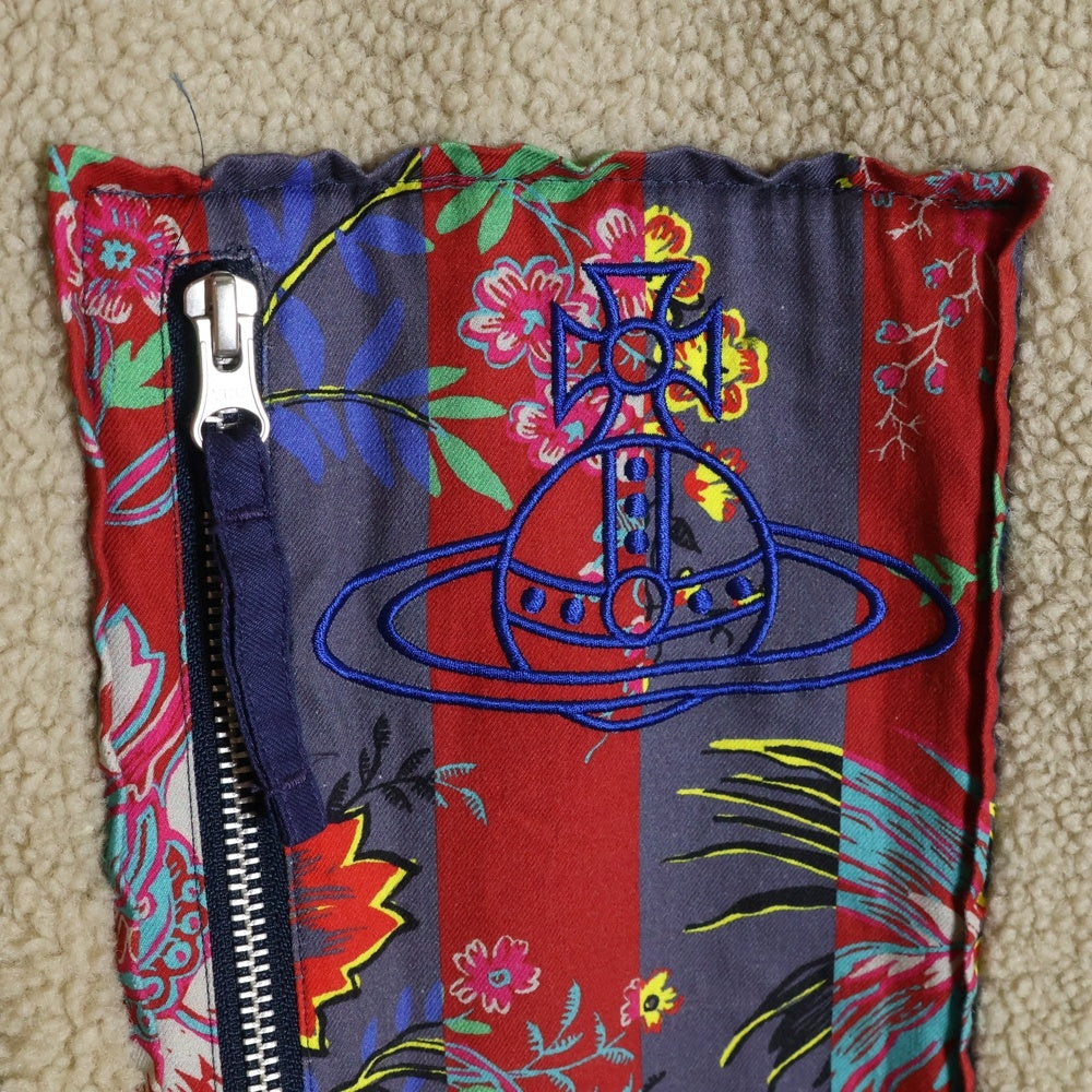 Vivienne Westwood(ヴィヴィアンウエストウッド) オーブロゴ刺繍 フラワープリント切り替え スタンドカラー ジップアップ ボアフリース ジャケット ベージュ/レッド VW-LP-86923