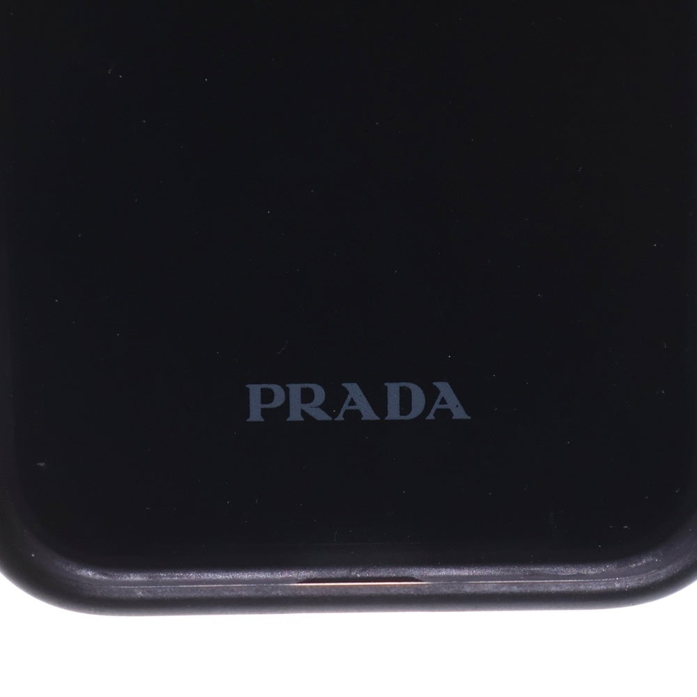 PRADA(プラダ) サフィアーノレザー トライアングルロゴプレート iPhone 15Pro ケース シルバー金具 ブラック 2ZH181
