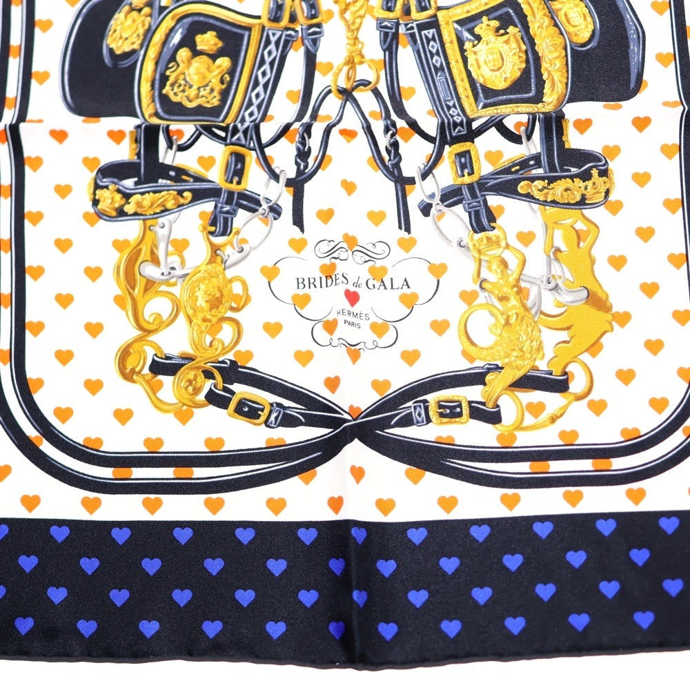 HERMES(エルメス) カレ45 シルクスカーフ ブリッド・ドゥ・ガラ・ ラブ ブラック×ホワイト×オレンジ×ブルー
