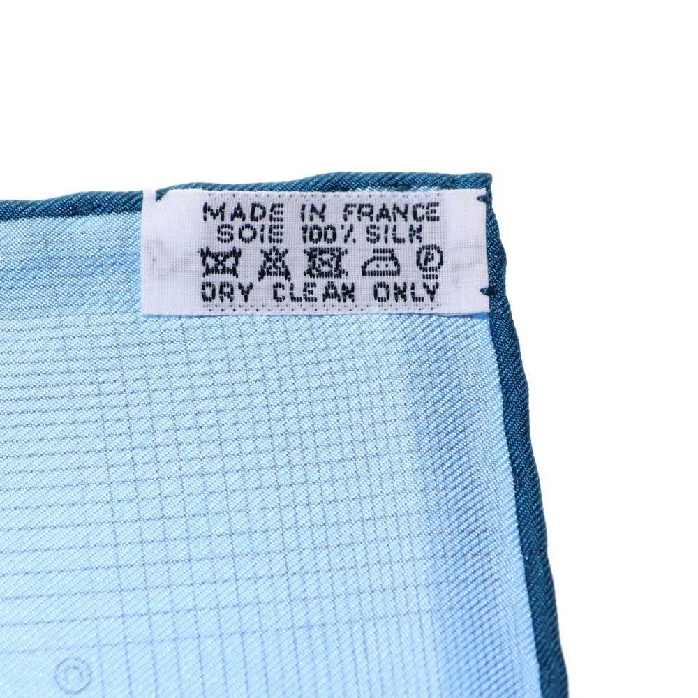 HERMES(エルメス) カレ45 LES OBJETS INTROUVABLES おかしな道具たち シルクスカーフ ライトブルー×ホワイト