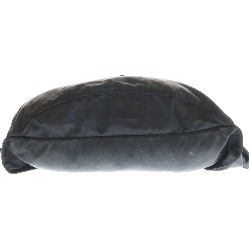 PRADA(プラダ) ウエストバッグ ボディバッグ ショルダーバッグ ブラック ナイロン シルバー金具