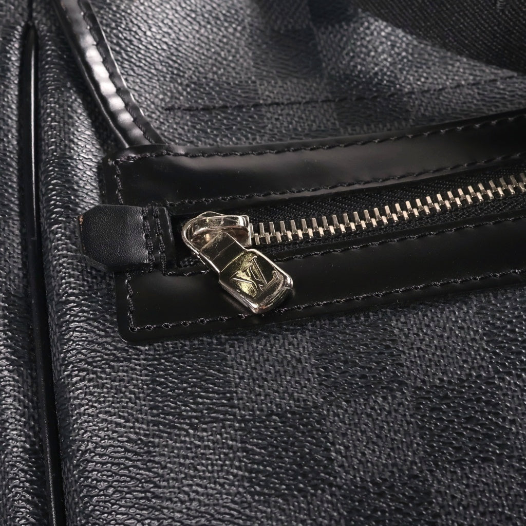LOUIS VUITTON(ルイヴィトン) グラフィット ダニエルGM ショルダーバッグ メッセンジャーバッグ ブラック PVC×レザー N58033