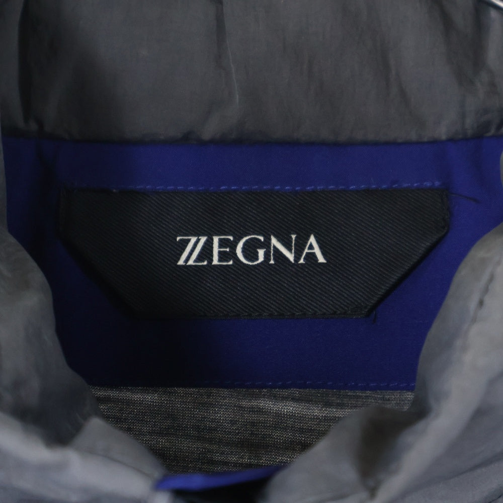 Ermenegildo Zegna(エルメネジルドゼニア) ラバー ワッペンロゴ ウールライニング フーデッド ジップアップ ナイロンジャケット ウィンドブレーカー グレー/レッド 7VU006 ZZT090