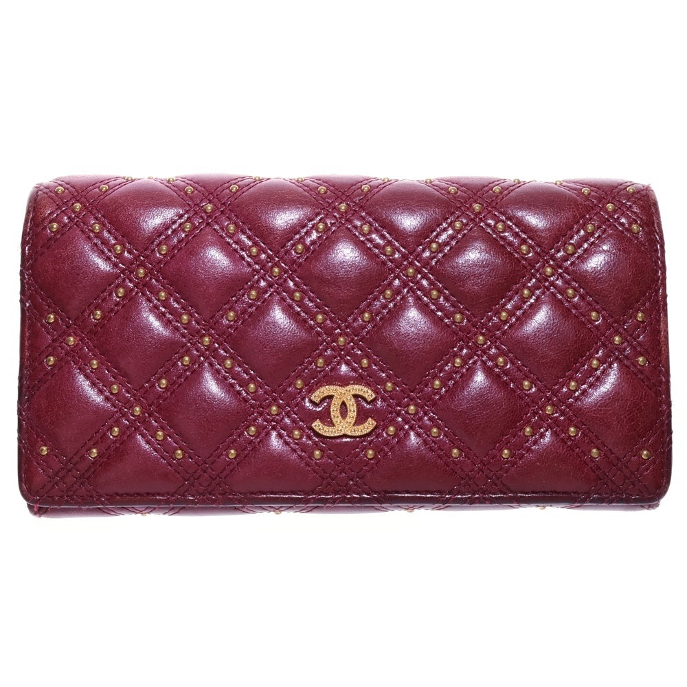 CHANEL(シャネル) スタッズマトラッセ フラップ長財布 ロングウォレット カードケース ワインレッド ゴールド金具 ラムスキン