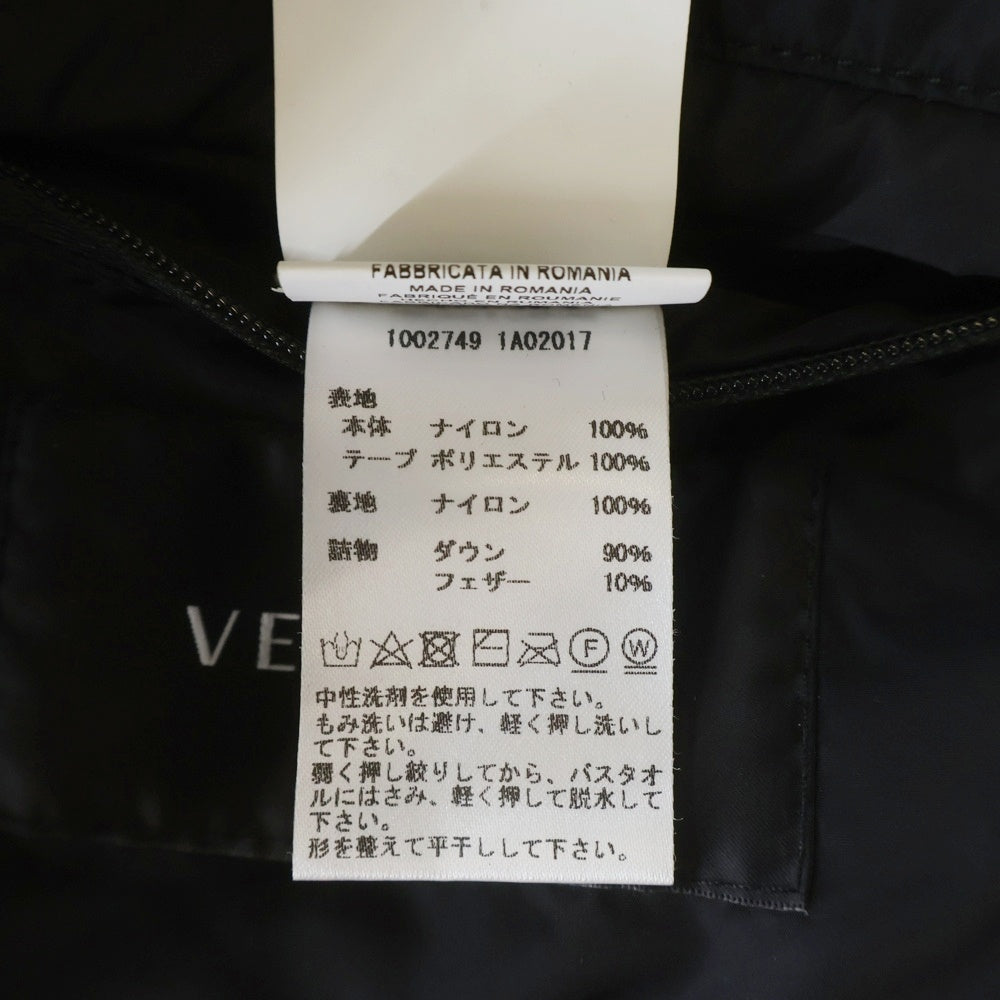 VERSACE(ヴェルサーチ) ロゴテープ ジップアップ ダウンベスト