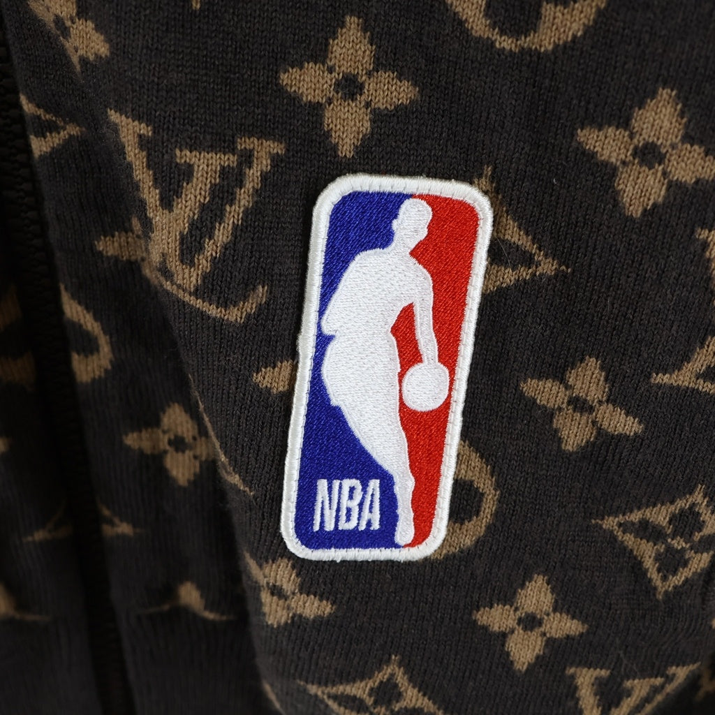 LOUIS VUITTON(ルイヴィトン) LV×NBA モノグラム グラフィック ジップアップニット ブラウン×マルチカラー ウール #XL RM212M ZLL HLN11W レディース