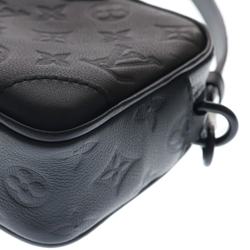 LOUIS VUITTON(ルイヴィトン) モノグラム シャドウ トロカデロ・ウェアラブル ウォレット ショルダーバッグ ブラック レザー M26737 ブラック金具