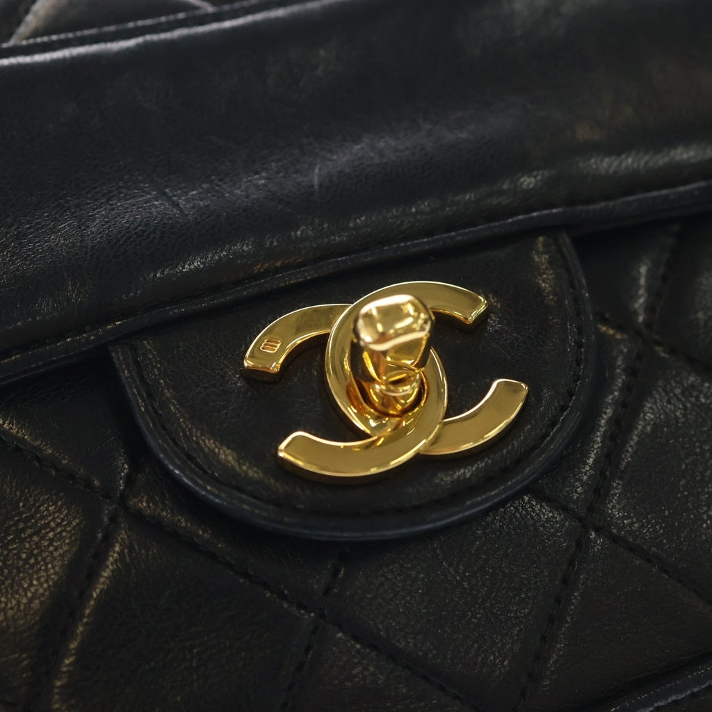 CHANEL(シャネル) マトラッセ ラムスキン レザー ターンロック Wチェーン ショルダーバッグ ゴールド金具 ブラック 1番台 レディース