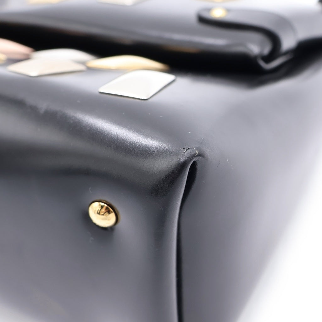 LOUIS VUITTON(ルイヴィトン) スタッズ サックトライアングル リミテッドエディションPM ショルダーバッグ ブラック レザー ゴールド金具 レディース