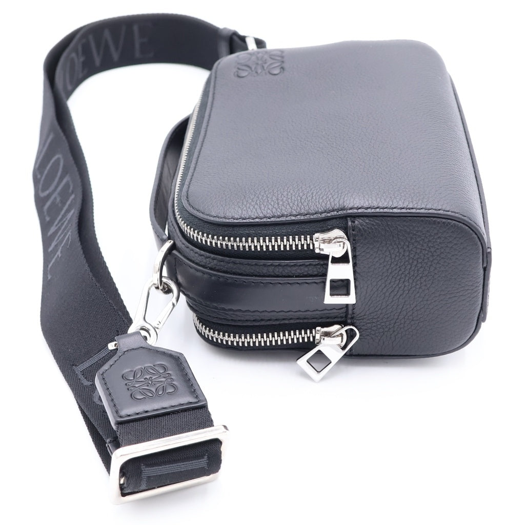 LOEWE(ロエベ) アナグラム カメラバッグ ミニ ショルダーバッグ ソフトグレインカーフ ブラック C660R41X02 シルバー金具