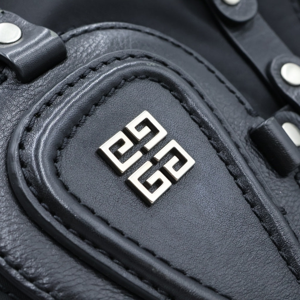 GIVENCHY(ジバンシィ) ナイチンゲール ハーネス レザー ナイロン 2WAY ハンド ワンショルダーバッグ シルバー金具 ブラック