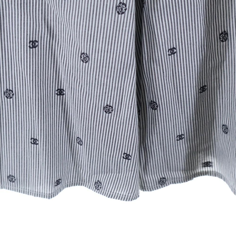 CHANEL(シャネル) ココマークボタン カメリア ストライプ 総柄 フレア ロング スカート グレー レディース P72601V63866