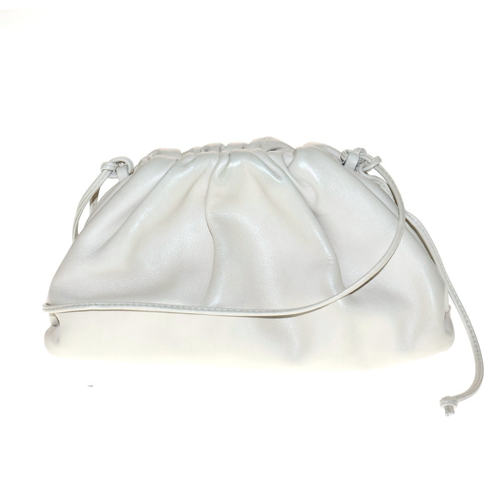 ボッテガヴェネタ ミニ ザ ポーチ ショルダーバッグ レザー ホワイト BOTTEGA VENETA(ボッテガヴェネタ) ザ ポーチ ショルダーバッグ ミニ