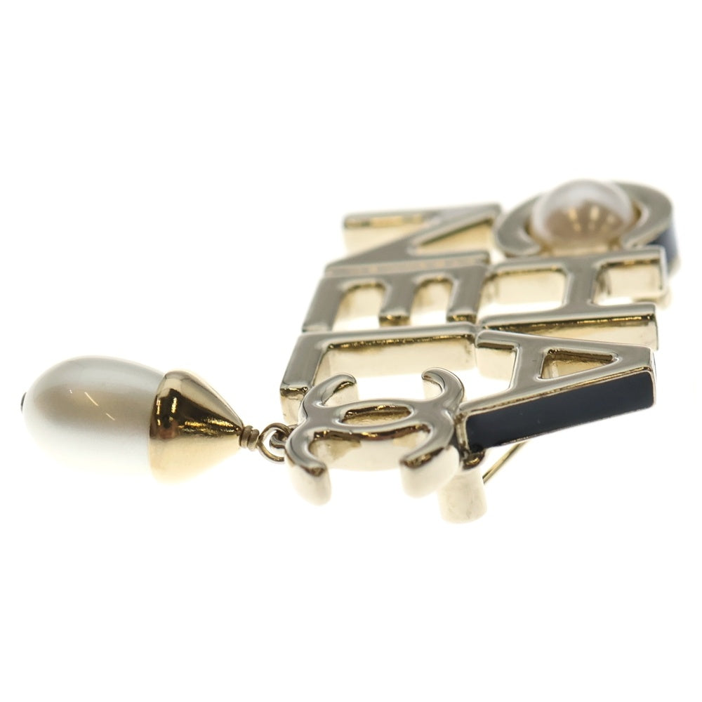 CHANEL(シャネル) ロゴブローチ ピンバッジ フェイクパール ゴールド レディース