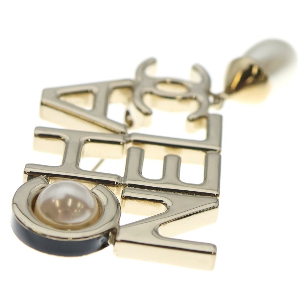 CHANEL(シャネル) ロゴブローチ ピンバッジ フェイクパール ゴールド レディース