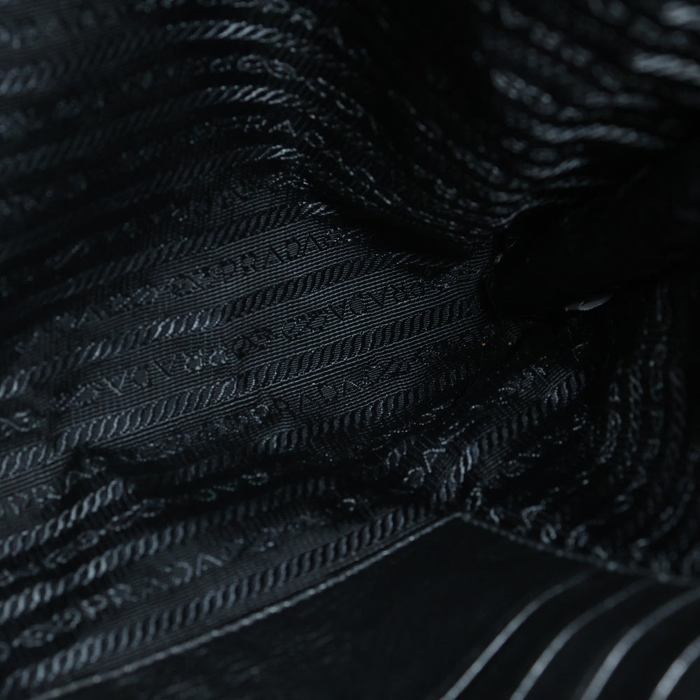 PRADA(プラダ) トライアングルロゴ クラッチバッグ セカンドバッグ