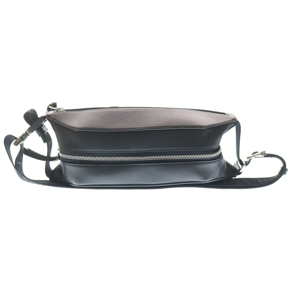 LOEWE(ロエベ) コンバーチブル スリングバッグ ボディバッグ ウエストバッグ ブラック レザー シルバー金具