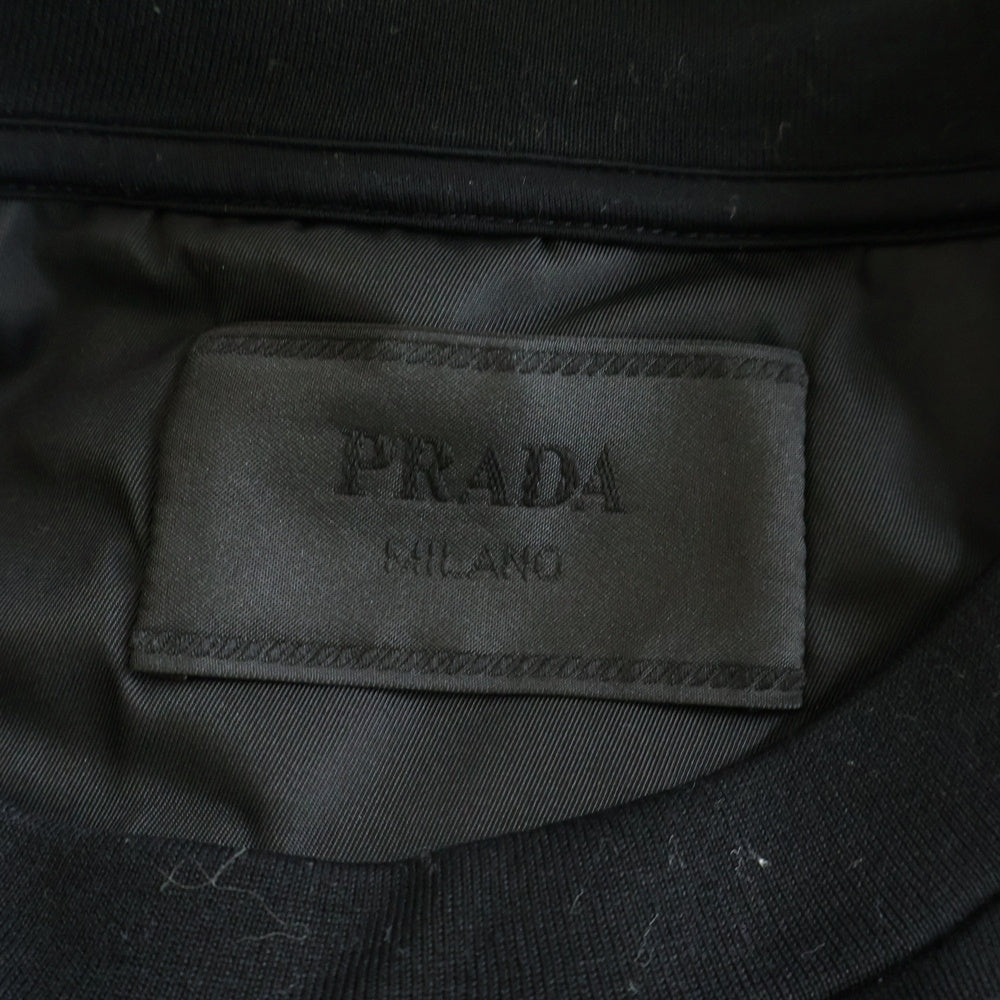 PRADA(プラダ) RE-NYLON リナイロン 切り替え トライアングルロゴプレート テクニカルコットン プルオーバースウェットトレーナー ブラック UJL30A