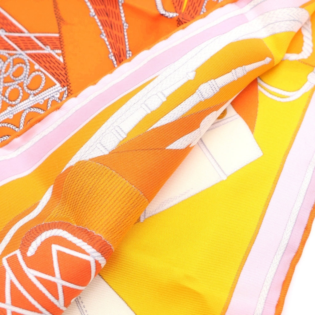 HERMES(エルメス) カレ45 ズアヴとドラゴン 総柄プリント シルク スカーフ オレンジ レディース