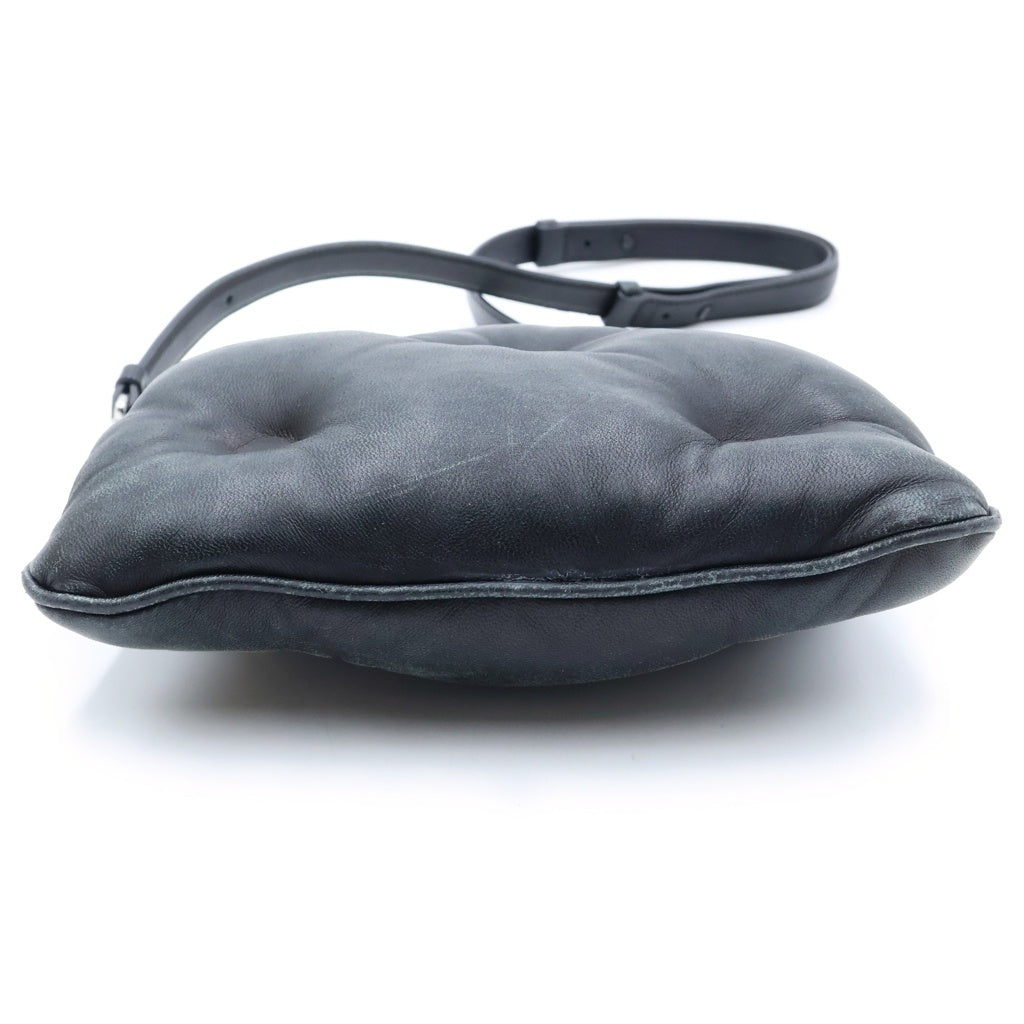 Maison Margiela(メゾンマルジェラ) グラム スラム フラット ポケット ショルダーバッグ ブラック レザー SB1WG0005 シルバー金具