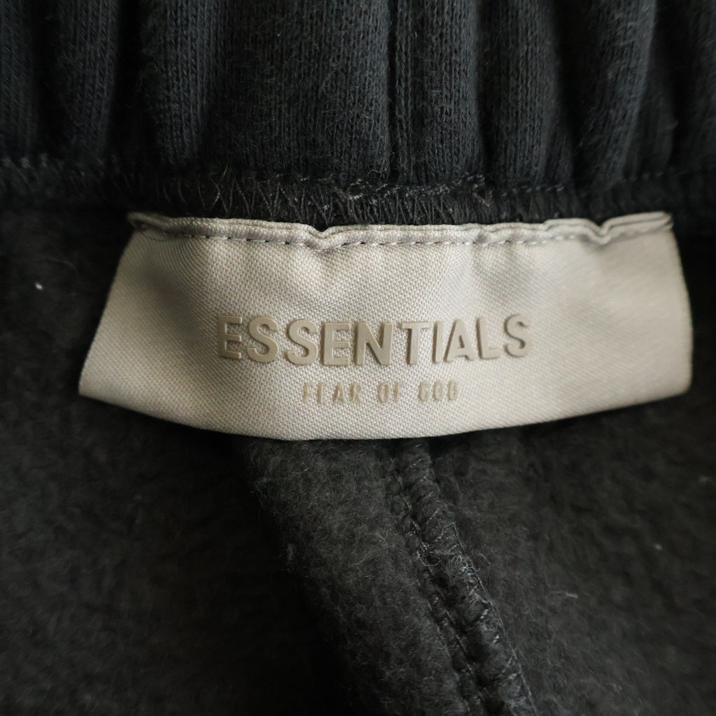 FEAR OF GOD ESSENTIALS(フィアオブゴッド エッセンシャルズ) ロゴ スウェットハーフパンツ ブラック