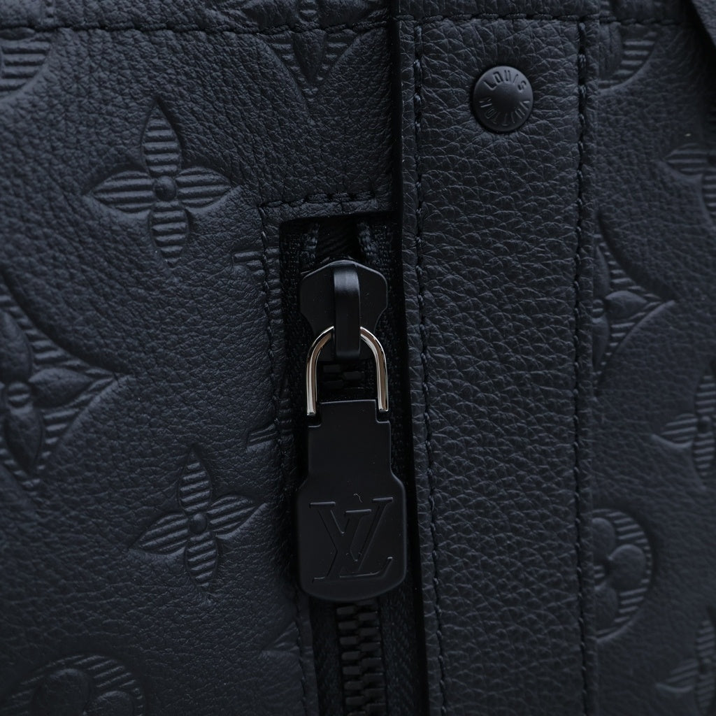 LOUIS VUITTON(ルイヴィトン) モノグラム・シャドウ シティ・キーポル 2WAYハンドバッグ ショルダーバッグ ミニボストンバッグ ブラック エンボスレザー M26750 ブラック金具 レディース