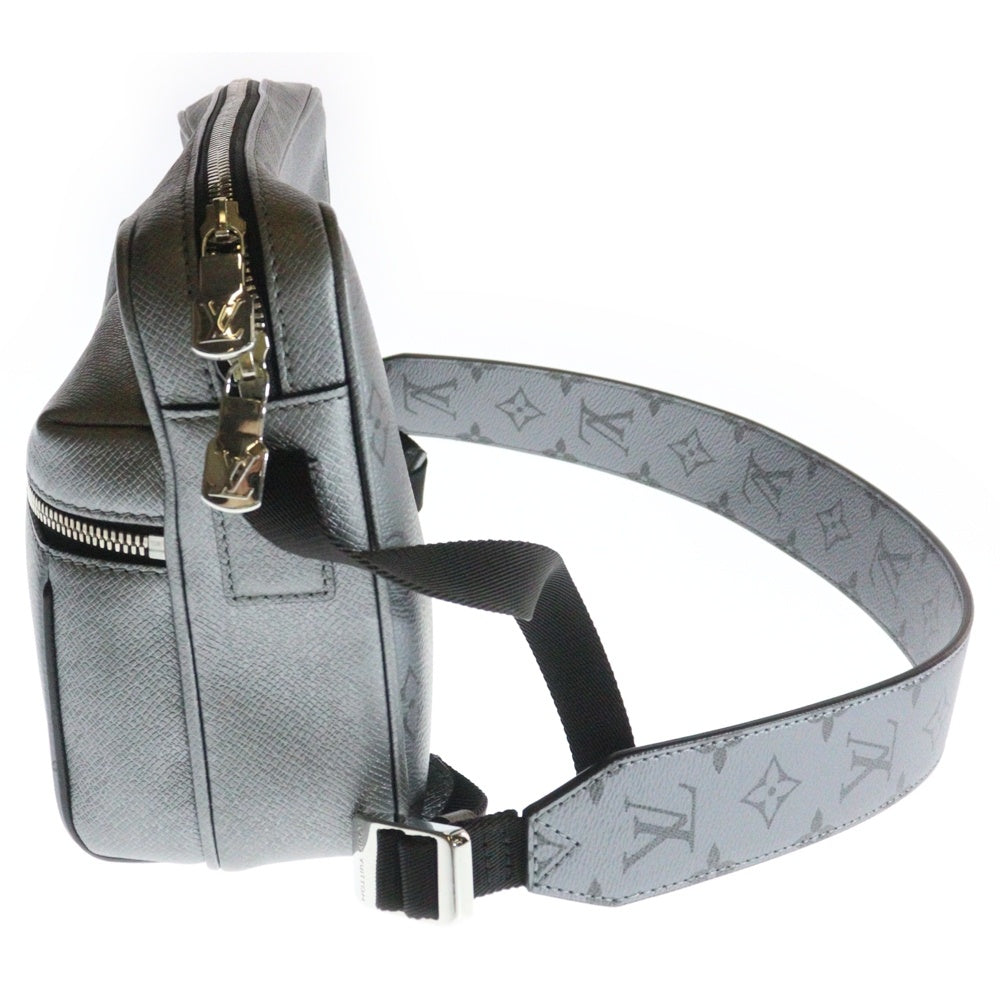 LOUIS VUITTON(ルイヴィトン) タイガラマ アウトドア メッセンジャーバッグ ショルダーバッグ シルバー PVCレザー RFID M30830