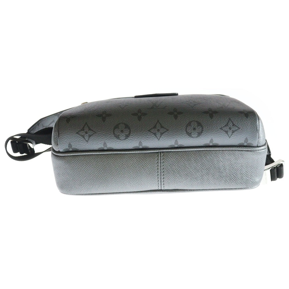 LOUIS VUITTON(ルイヴィトン) タイガラマ アウトドア メッセンジャーバッグ ショルダーバッグ シルバー PVCレザー RFID M30830