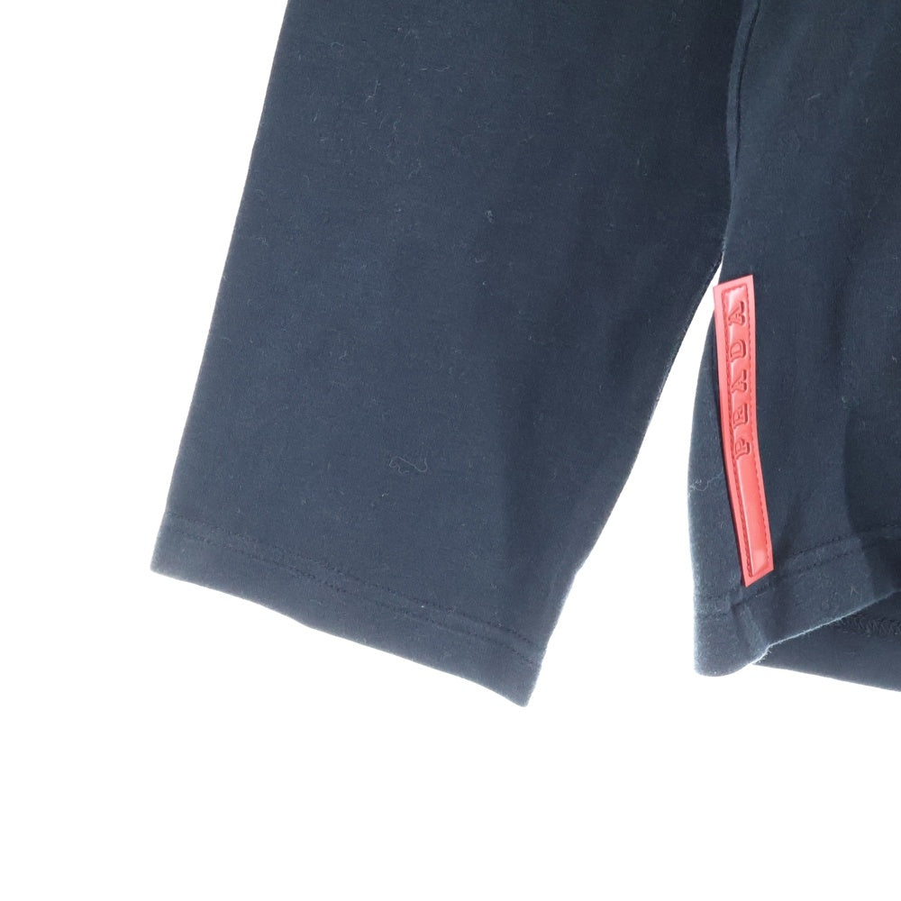 PRADA(プラダ) ラバーロゴ バックポケットデザイン クルーネック ロングスリーブ 長袖Tシャツ カットソー ブラック