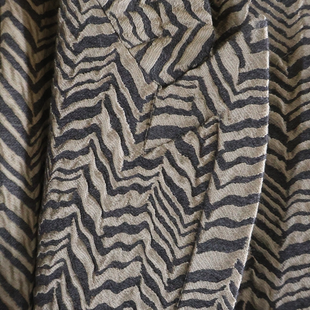 Armani Exchange(アルマーニ エクスチェンジ) ジャガード総柄 ピークドラペル ダブルブレスト テーラードジャケット グレー レディース