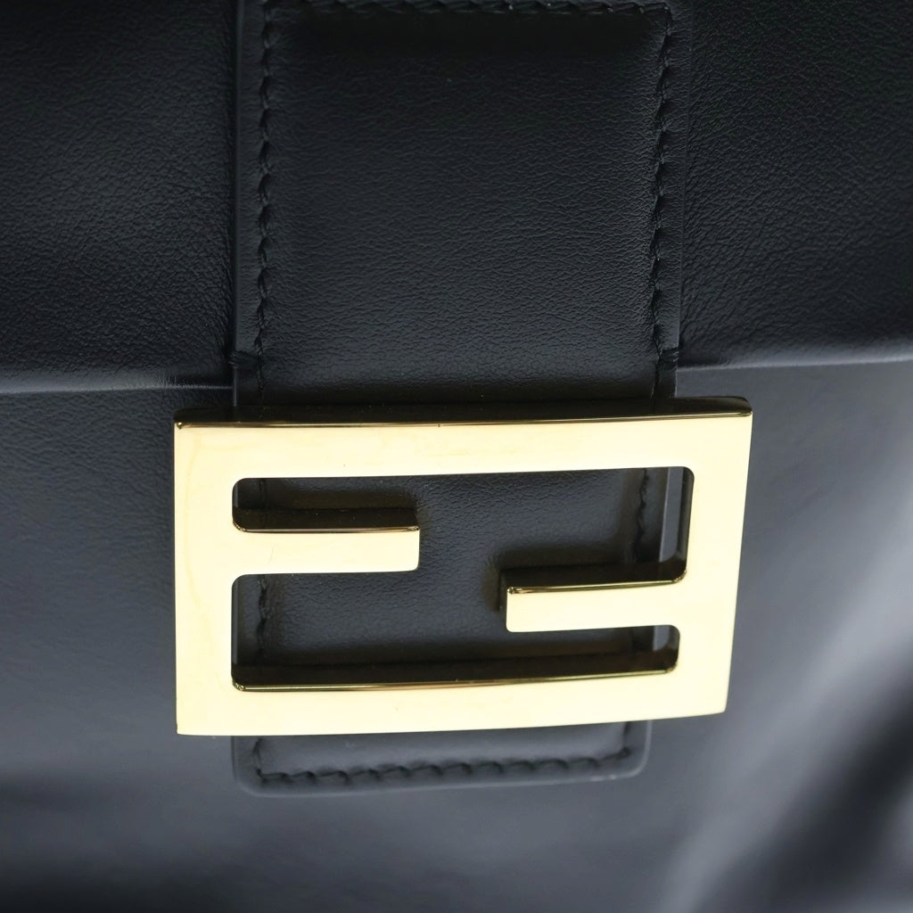 FENDI(フェンディ) バゲット FFロゴ バックパック リュックサック ブラック レザー 8BZ057AYJ1F0KUR ゴールド金具 レディース