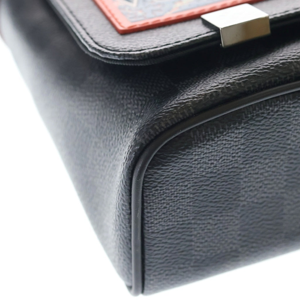 LOUIS VUITTON(ルイヴィトン) ダミエグラフィット ディストリクトPM カプセルコレクション ショルダーバッグ ブラック PVC N40040 シルバー金具 レディース