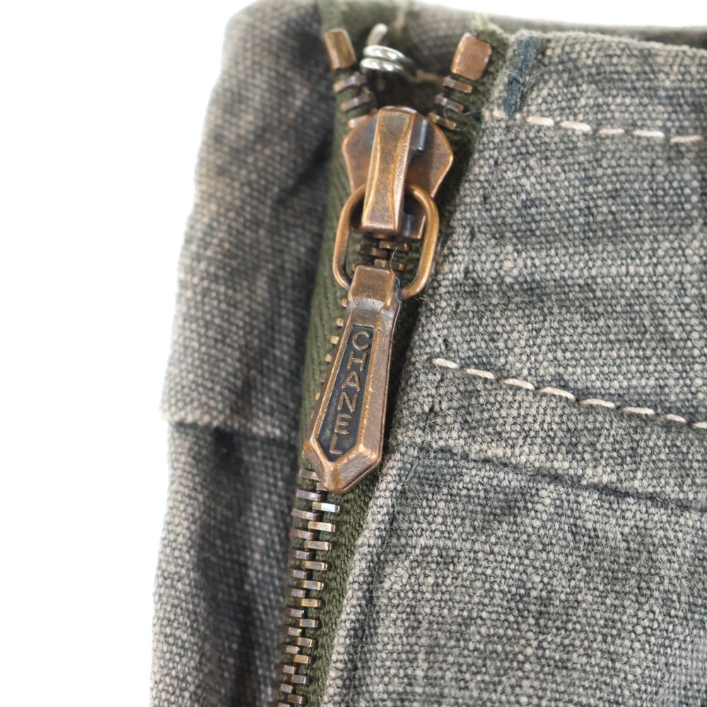 CHANEL(シャネル) 03P スプリングコレクション ロゴプレート デニム プリーツ切り替え ミディアム フレア スカート グレー レディース P20704V11996