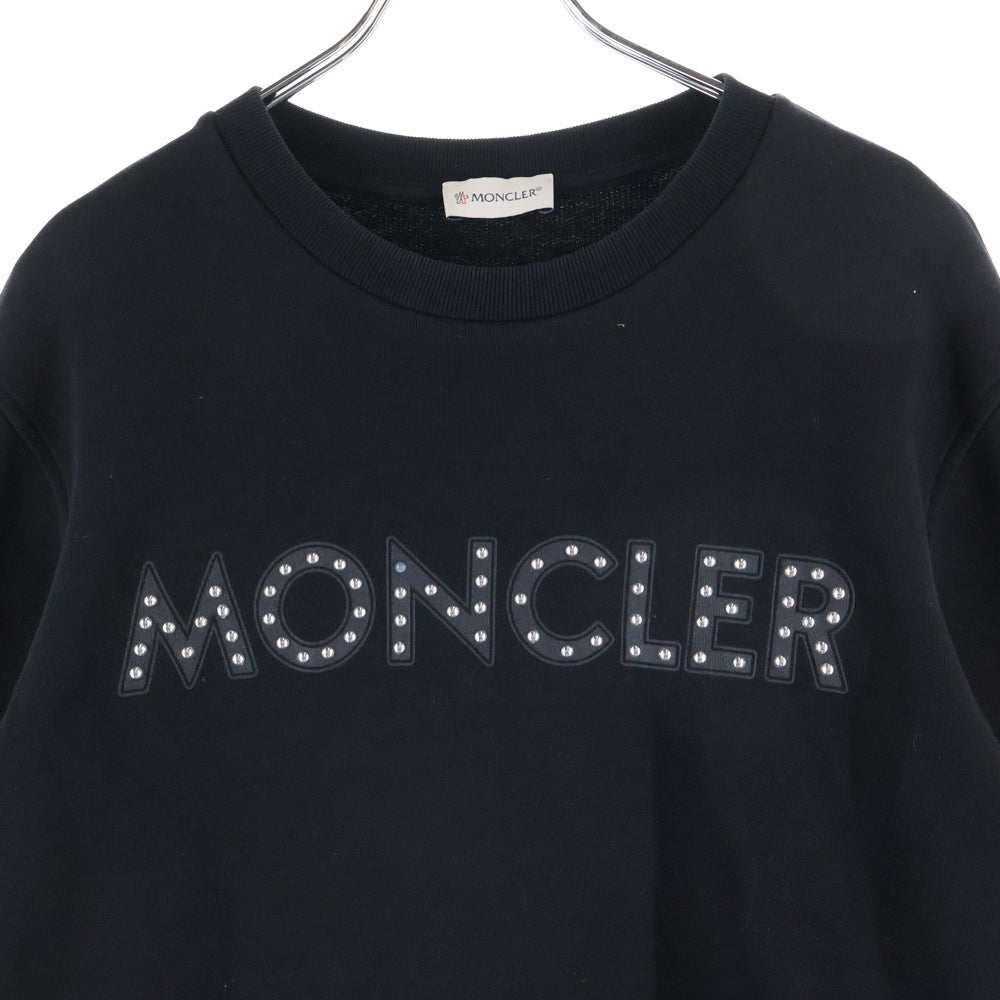 MONCLER(モンクレール) 22SS スタッズロゴ プリント クルーネック プルオーバースウェット トレーナー ブラック H10918G00013 809KR