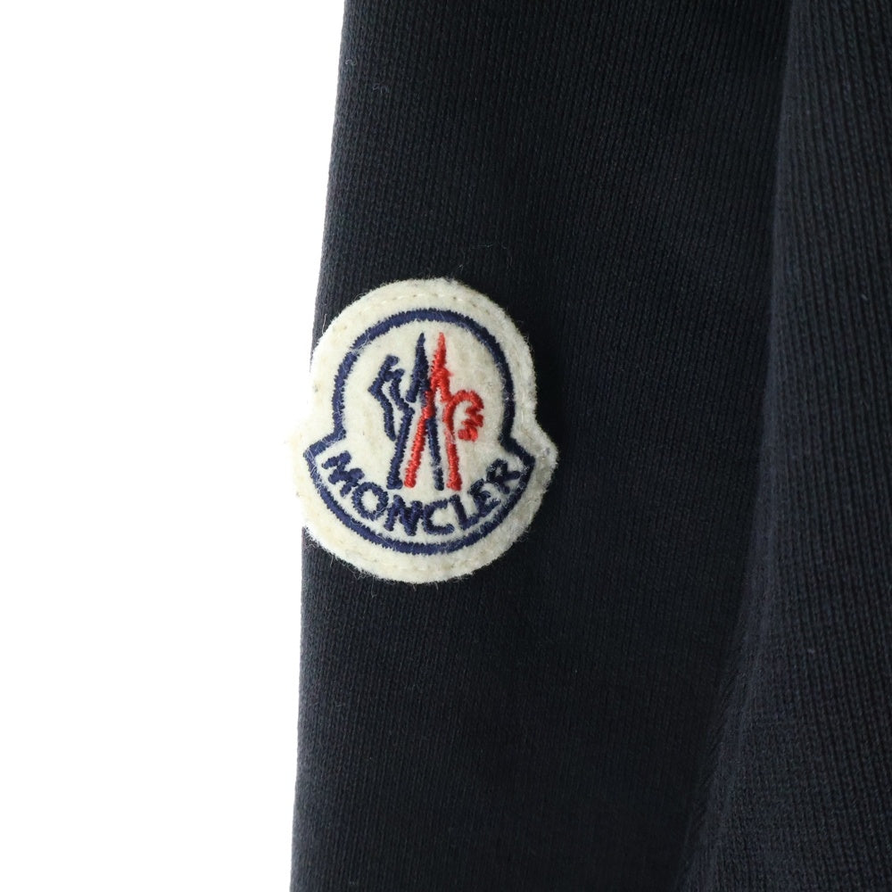 MONCLER(モンクレール) 22SS スタッズロゴ プリント クルーネック プルオーバースウェット トレーナー ブラック H10918G00013 809KR
