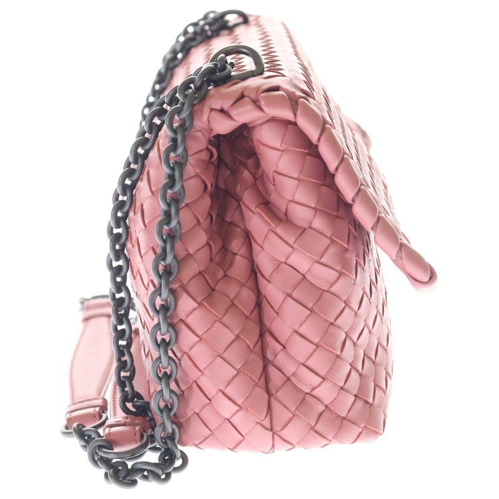 BOTTEGA VENETA(ボッテガヴェネタ) イントレチャート チェーンショルダーバッグ ピンク レザー ブラック金具 レディース