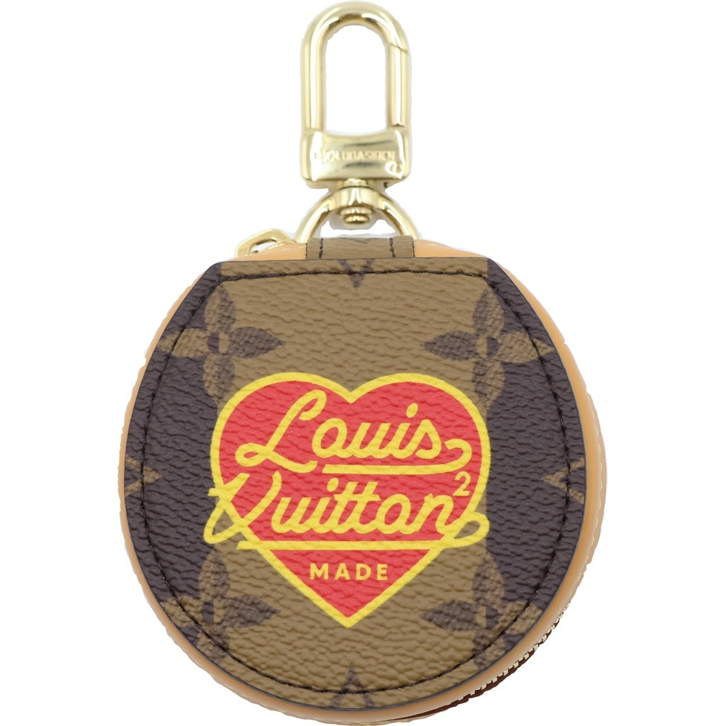 LOUIS VUITTON(ルイヴィトン) ×NIGO エテュイ・イヤホン モノグラム ストライプ ポーチ バッグチャーム ブラウン PVC GI0716 ゴールド金具 レディース