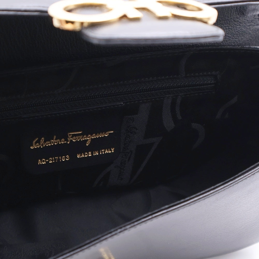 Salvatore Ferragamo(サルヴァトーレ フェラガモ) ガンチーニ フラップ ワンショルダーバッグ ハンドバッグ レザー ブラック ゴールド金具