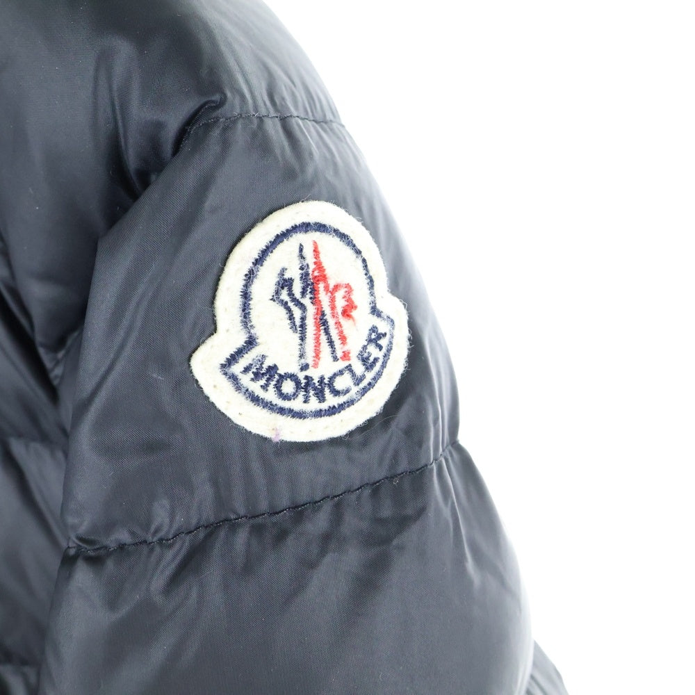 MONCLER(モンクレール) MARAISETTE マレセット ワッペンロゴ ノーカラー ジップアップ ダウンジャケット ブラック レディース 32093457040553052