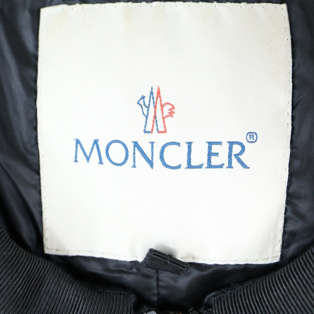 MONCLER(モンクレール) MARAISETTE マレセット ワッペンロゴ ノーカラー ジップアップ ダウンジャケット ブラック レディース 32093457040553052