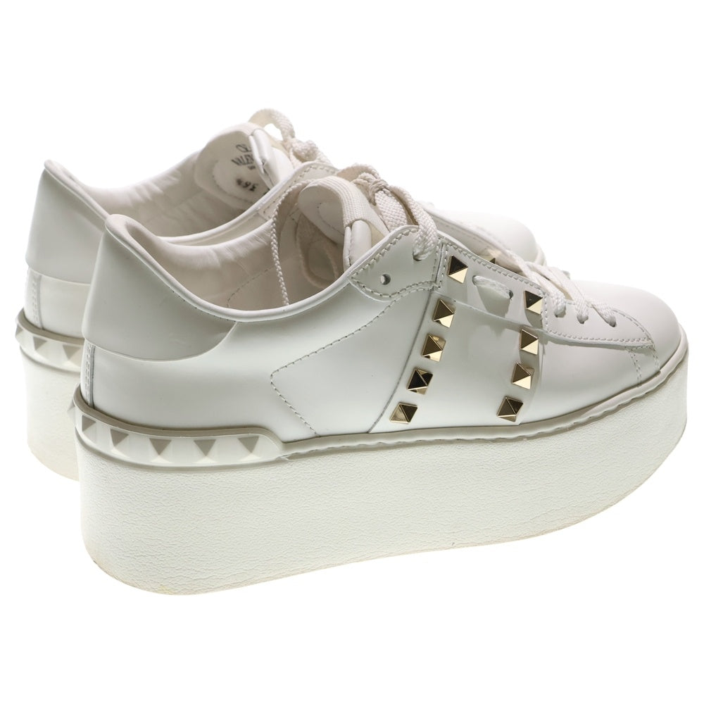 VALENTINO(ヴァレンティノ) ロックスタッズ アンタイトルド レザー プラットフォーム 厚底 レースアップ ローカットシューズ スニーカー ゴールド金具 ホワイト レディース