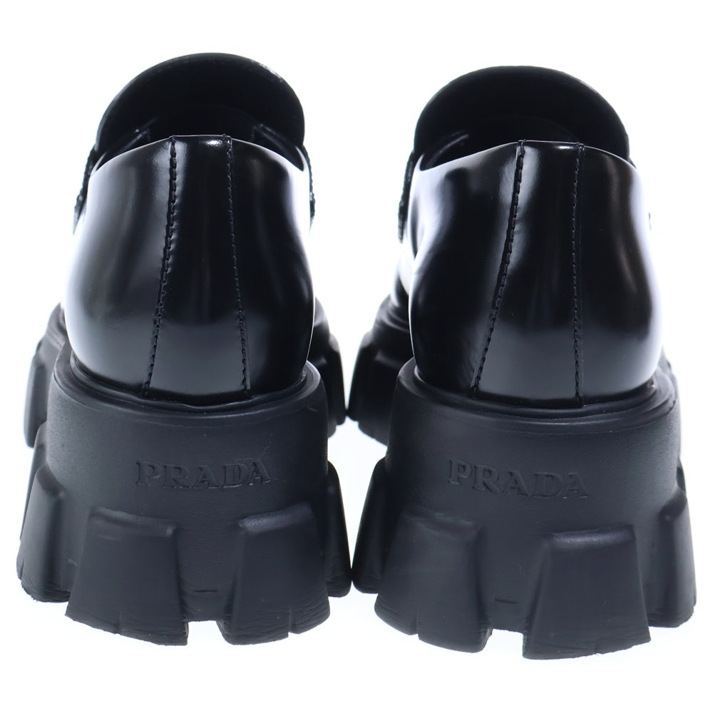 PRADA(プラダ) モノリス ブラッシュドレザー トライアングルロゴプレート ポインテッドトゥ 厚底シューズ ローファー ブラック レディース
