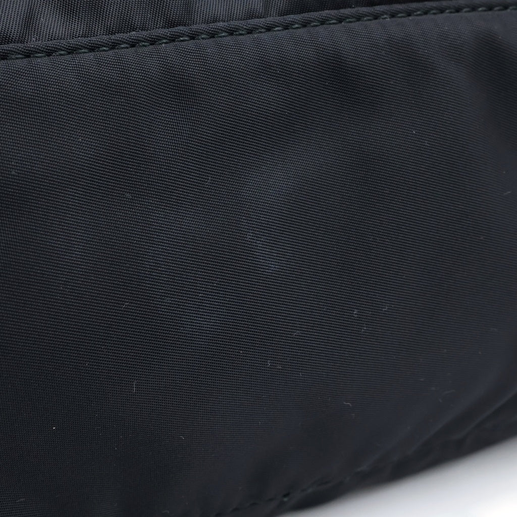 PRADA(プラダ) Re-Nylon トライアングルロゴ ショルダーバッグ ブラック テスート ポーチ 1BD994 シルバー金具 レディース