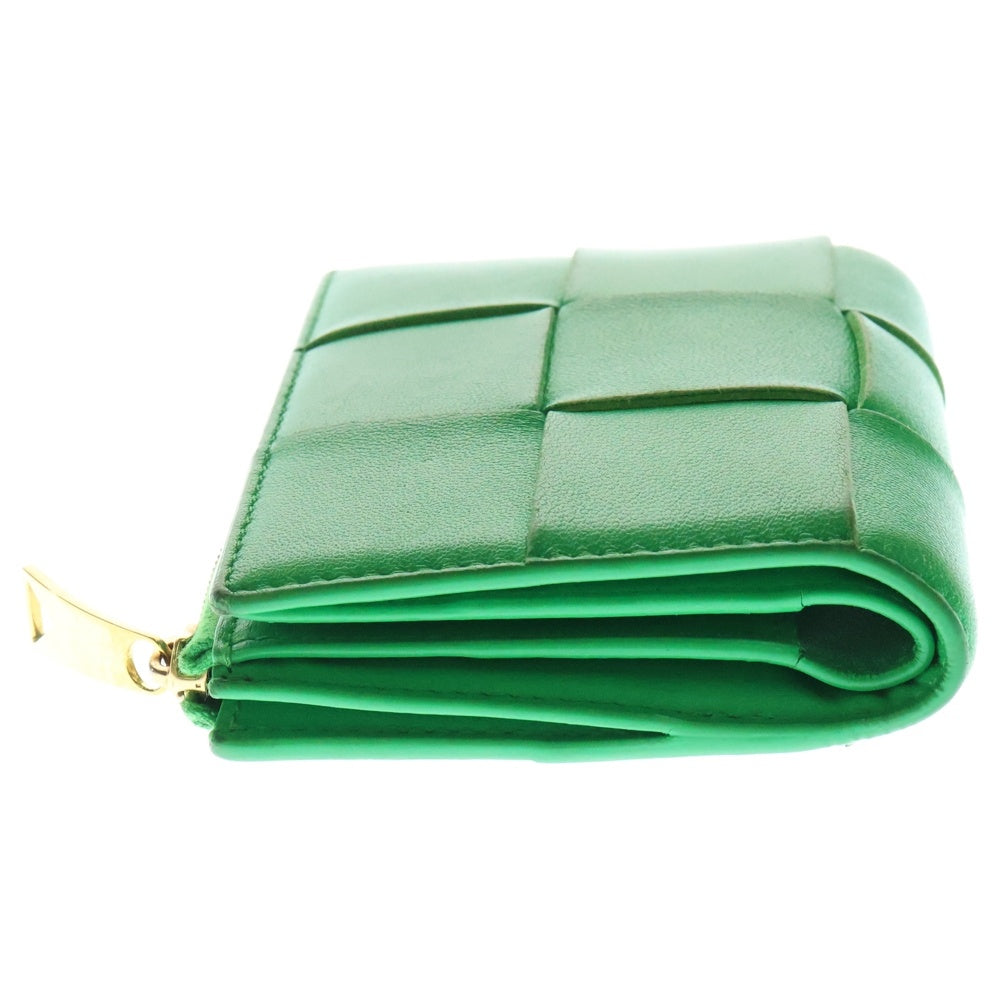BOTTEGA VENETA(ボッテガヴェネタ) INTRECCIATO イントレチャート カセット レザー 二つ折り財布 グリーン