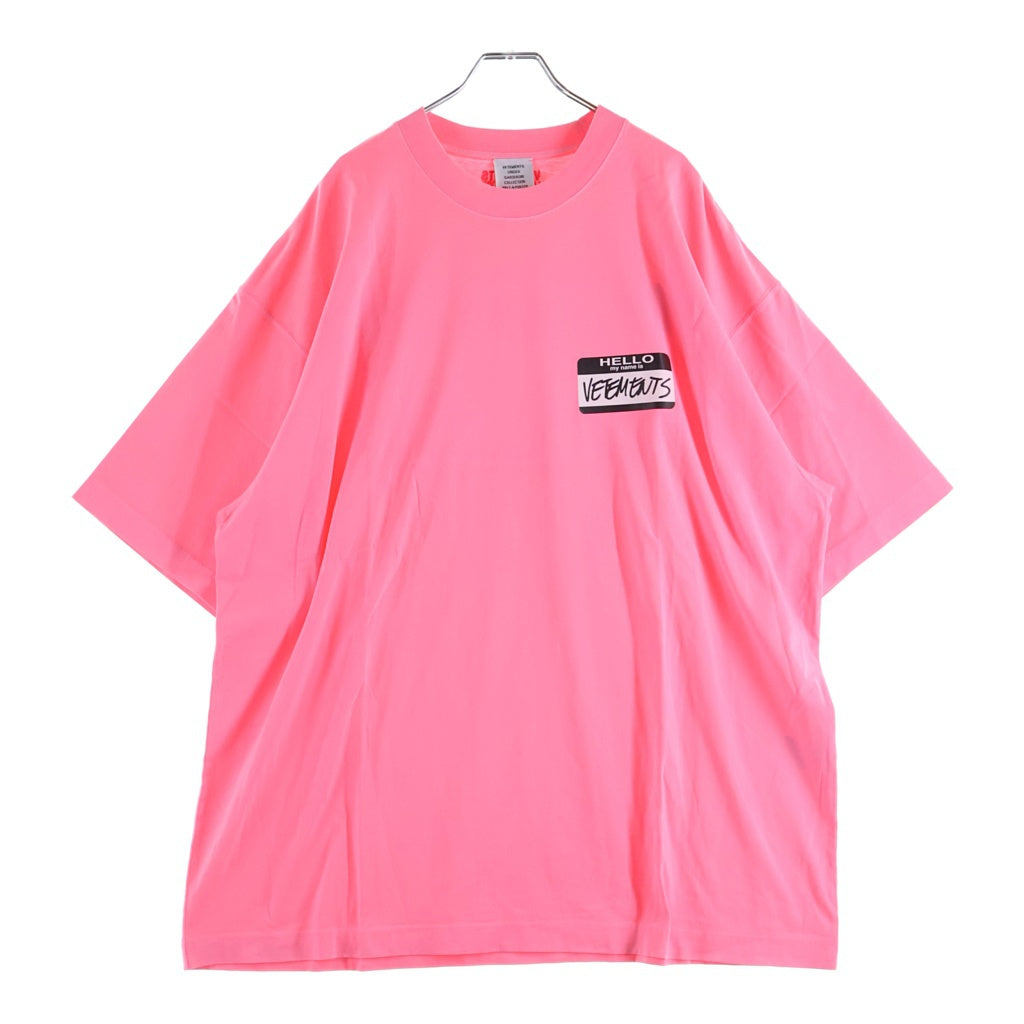 VETEMENTS(ヴェトモン) Hello My Name Is Tee UA65TR110P ハローマイネームイズ プリントTシャツ 半袖 ピンク