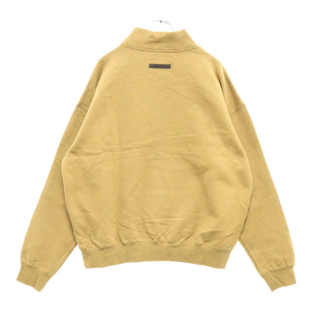 FEAR OF GOD ESSENTIALS(フィアオブゴッド エッセンシャルズ) MOCK NECK SWEATSHIRT リフレクターロゴプリント モックネックスウェットトレーナー マスタード