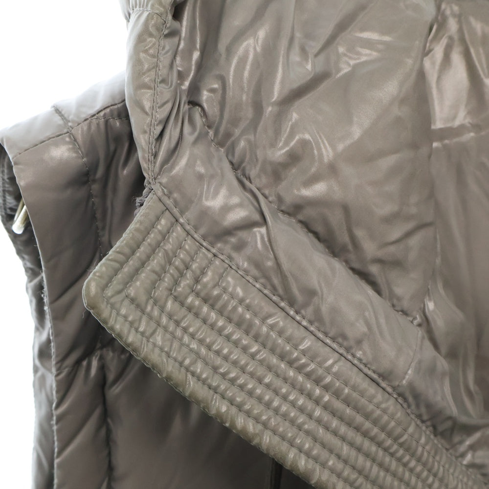 MONCLER(モンクレール) LANOUX ロゴワッペン ダウンベストアウター グレー D20914333005