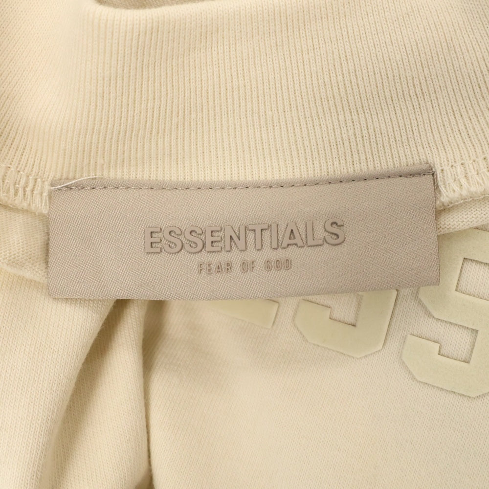 FEAR OF GOD ESSENTIALS(フィアオブゴッド エッセンシャルズ) S/S T-SHIRT フェルトロゴプリント半袖Tシャツ クリーム